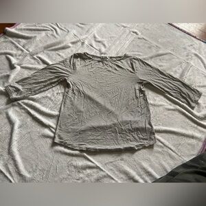 Three quarter sleeve spandex like top